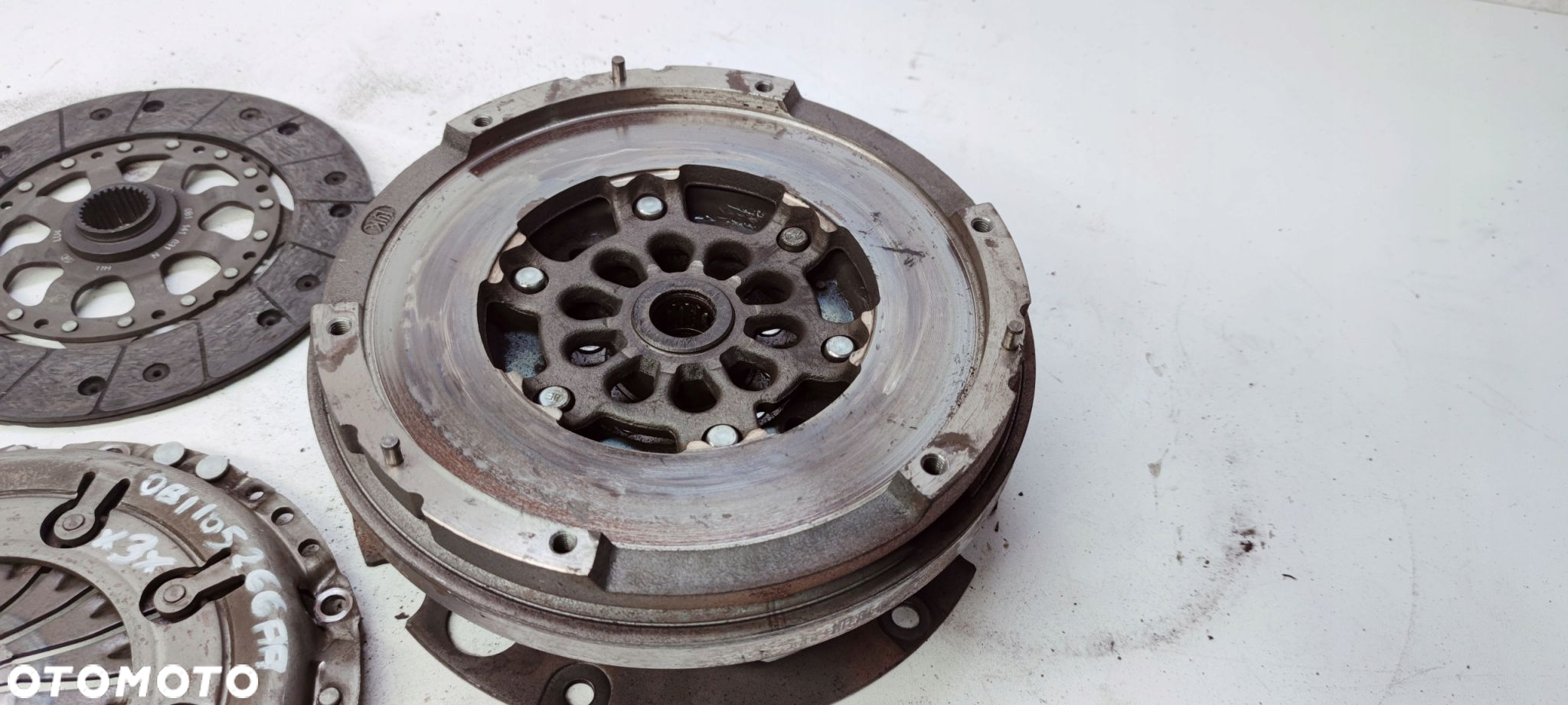 SPRZĘGŁO KOŁO DWUMAS AUDI A4 A5 1.8 0B1105266AA *3 - 3