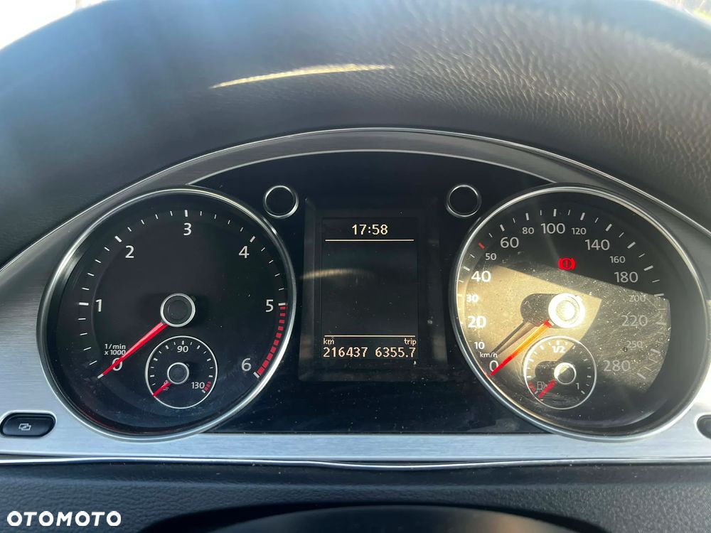 Volkswagen Passat 2.0 TDI Trendline - 14