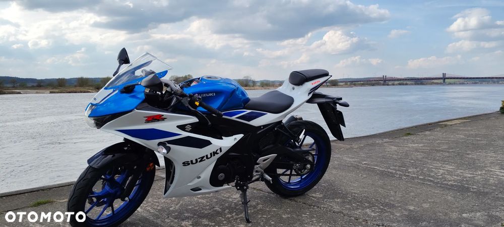 Suzuki GSX-R - 1