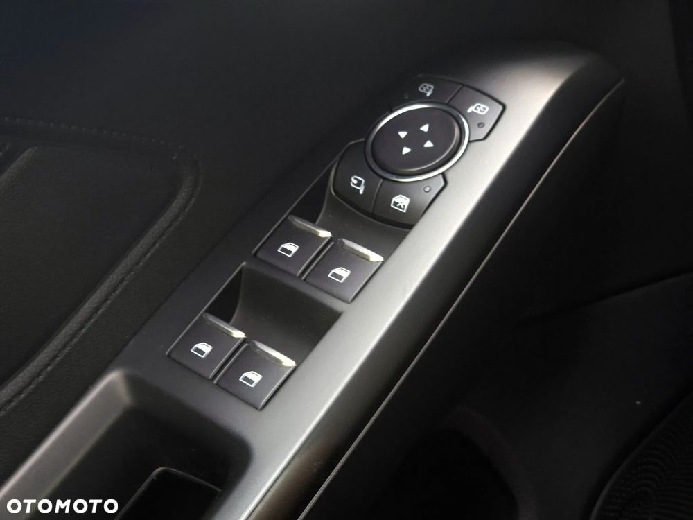 Ford Focus 2.0 EcoBlue STart-Stopp-System ST-LINE X - 31