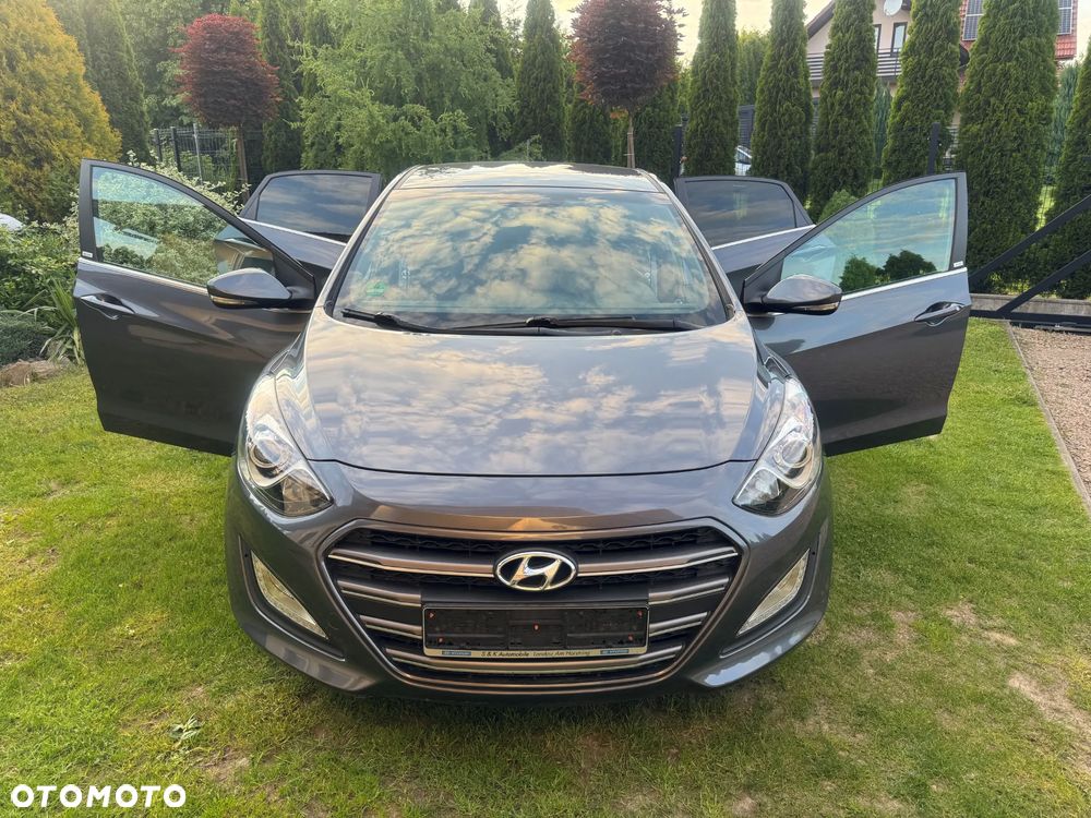 Hyundai i30 blue 1.4 Passion - 9