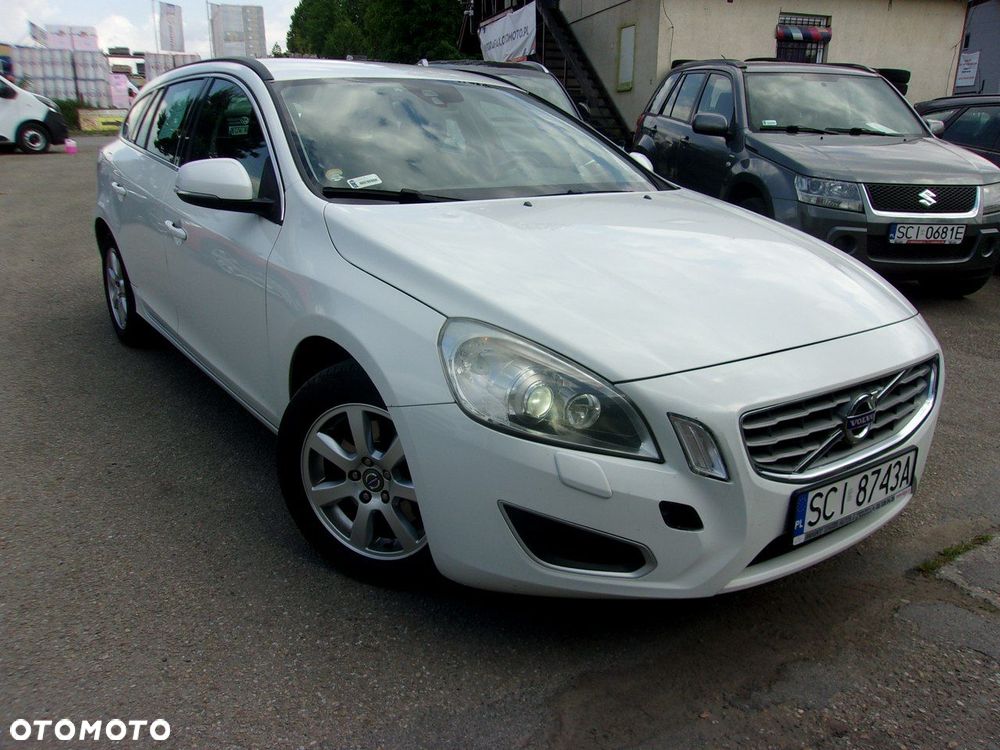 Volvo V60 D3 Momentum - 4