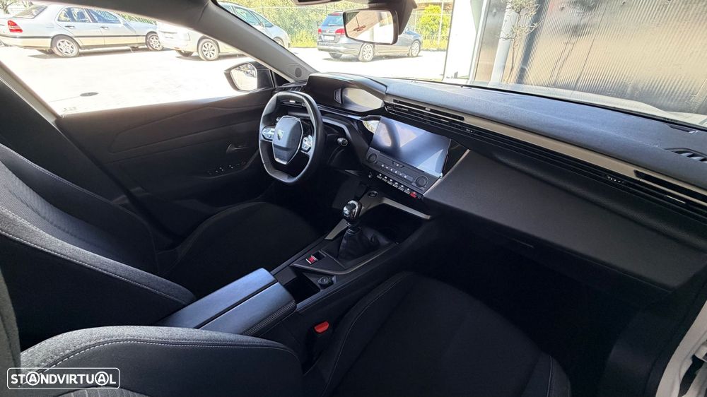 Peugeot 308 1.2 PureTech Allure Pack - 11