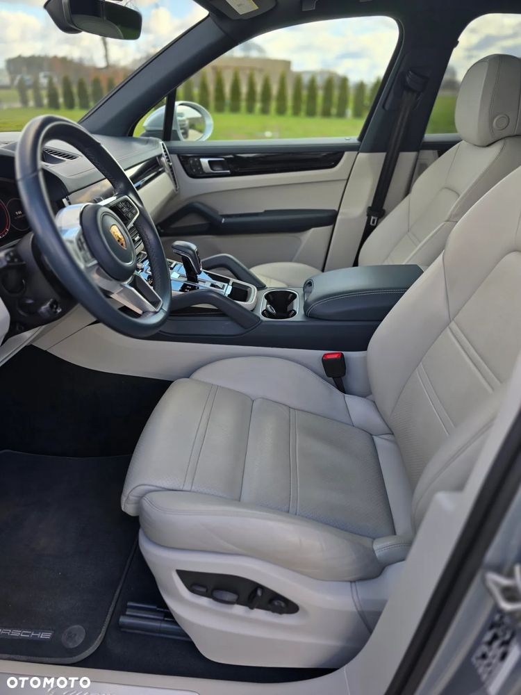 Porsche Cayenne Platinum Edition - 26