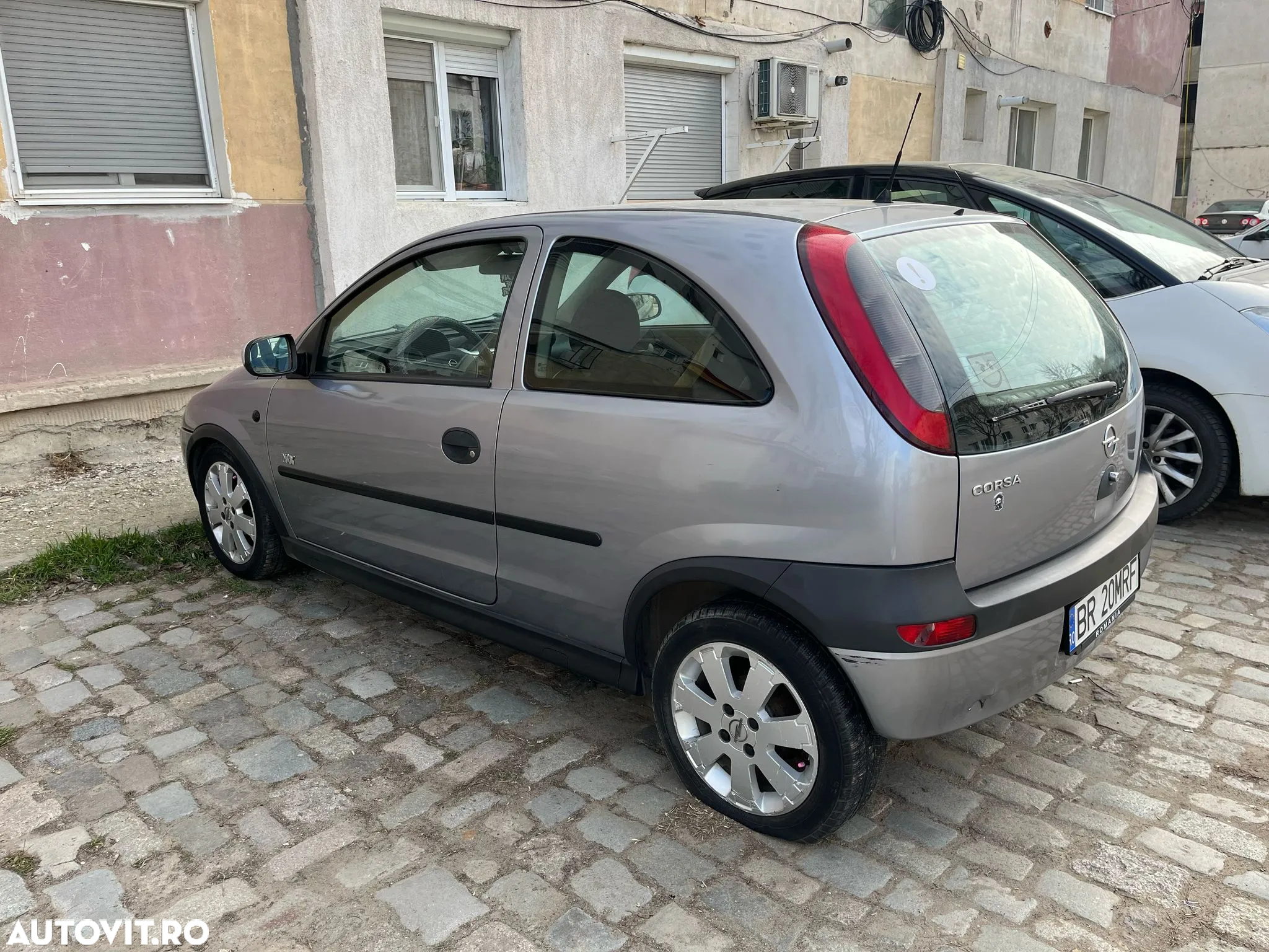 Dezmembrez opel corsa c - 2
