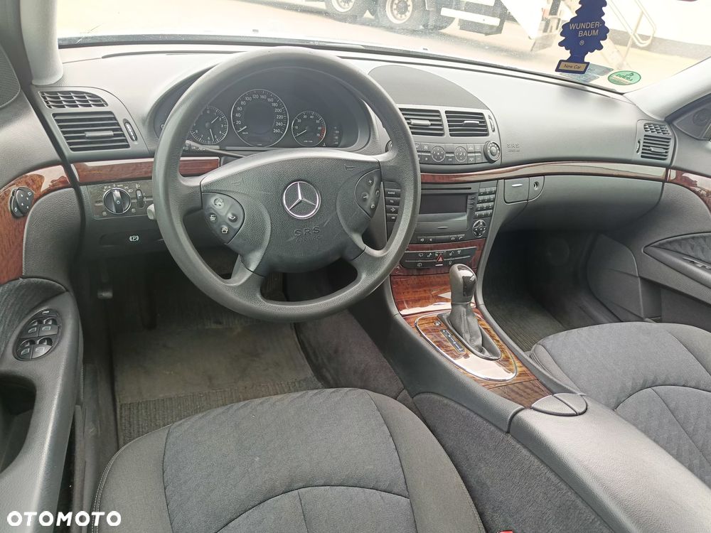 Mercedes-Benz Klasa E - 23