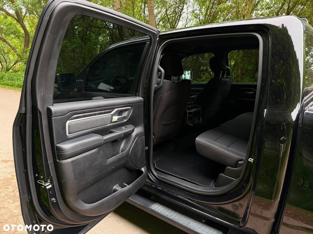 RAM 1500 - 12