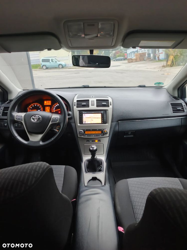 Toyota Avensis Combi 1.8 Edition - 17