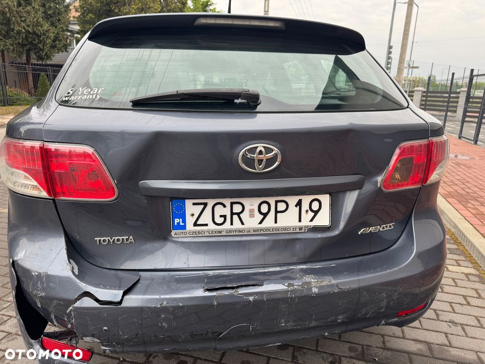 Toyota Avensis - 18