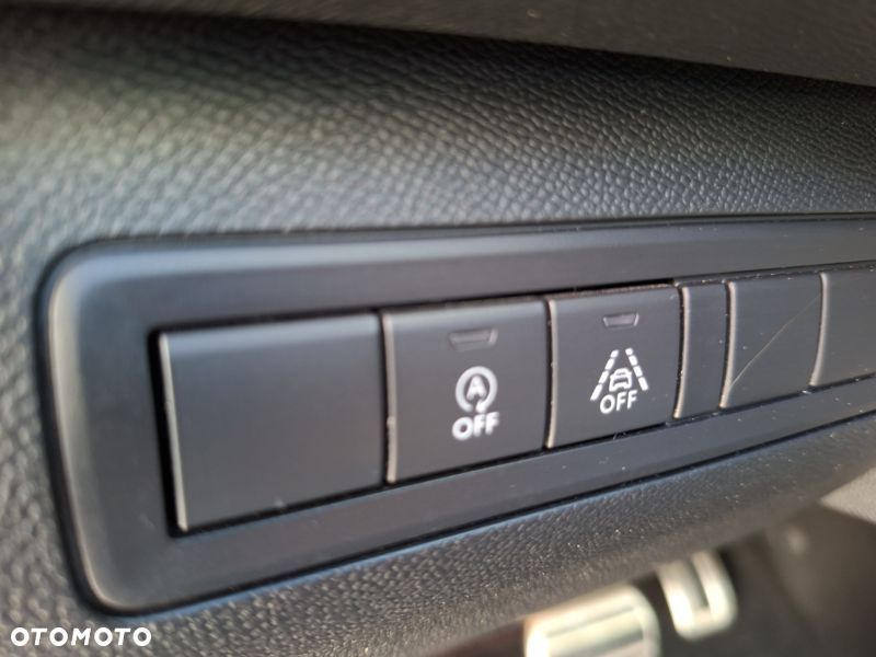 Peugeot 308 BlueHDi FAP 130 EAT8 Stop & Start GT Pack - 23