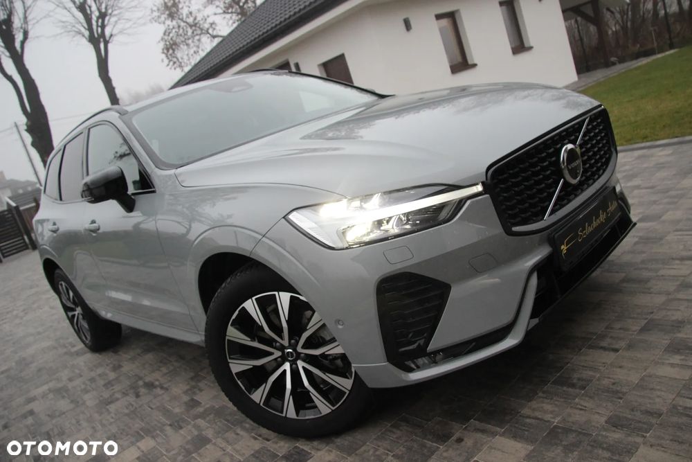 Volvo XC 60 B4 D Plus Dark - 9