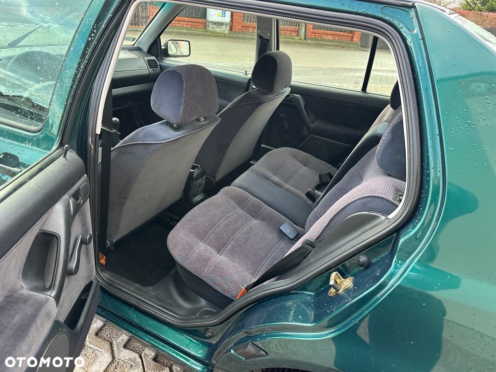 Volkswagen Vento 1.8 GL - 20