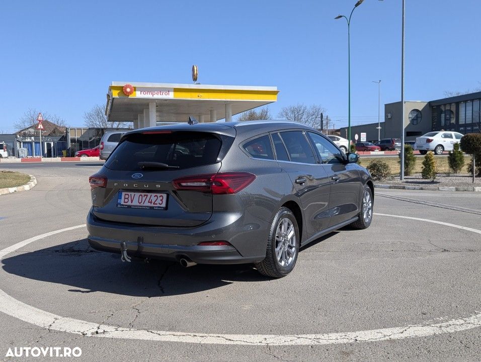 Ford Focus - 8