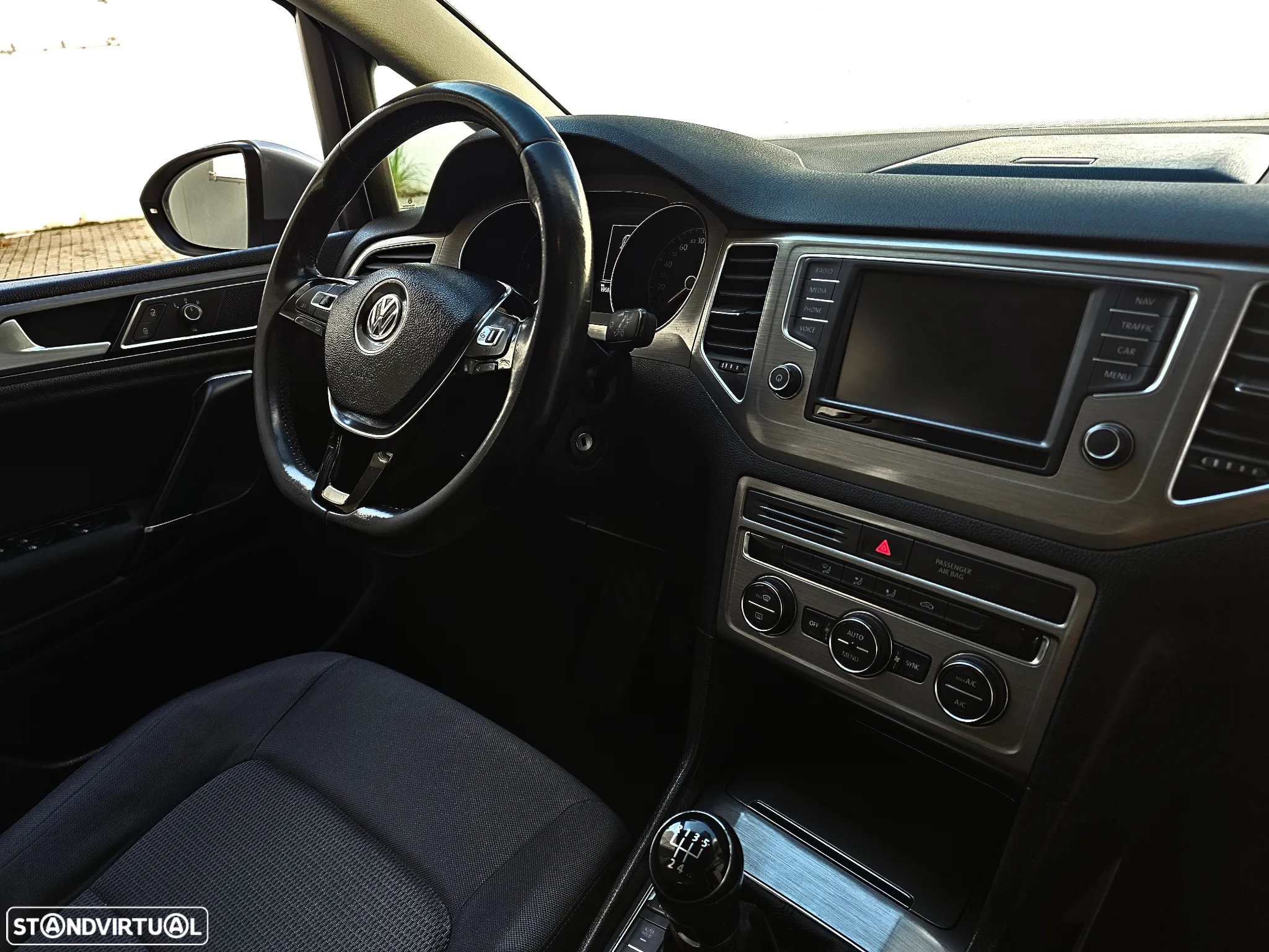 VW Golf 1.6 TDI Highline - 48