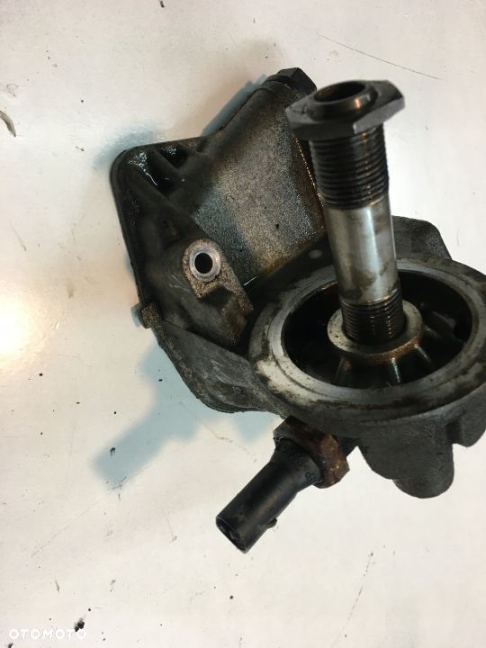 PODSTAWA FILTRA OLEJU VW PASSAT B5 FL 06A115417 - 2