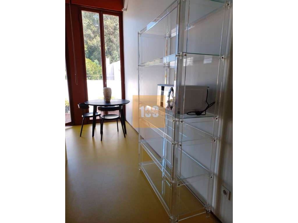 Estúdio com mezanino e terraço em Cedofeita - Grande imagem: 4/18