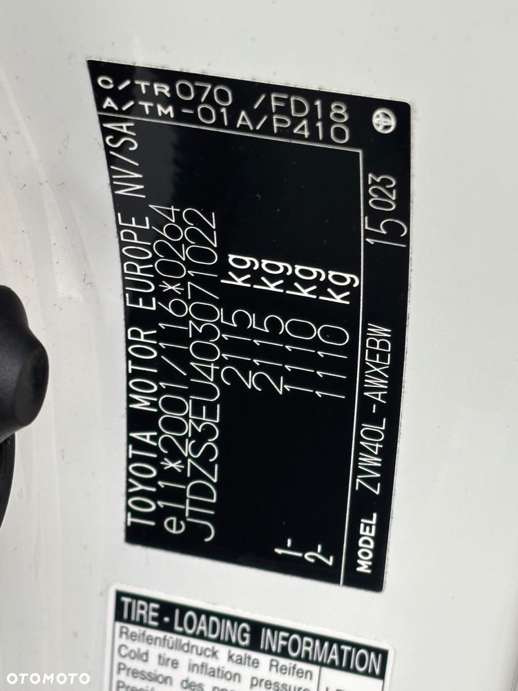 Toyota Prius 1.8 HSD Premium - 38