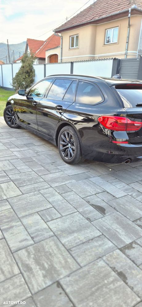 BMW Seria 5 520d Aut. Luxury Line - 7
