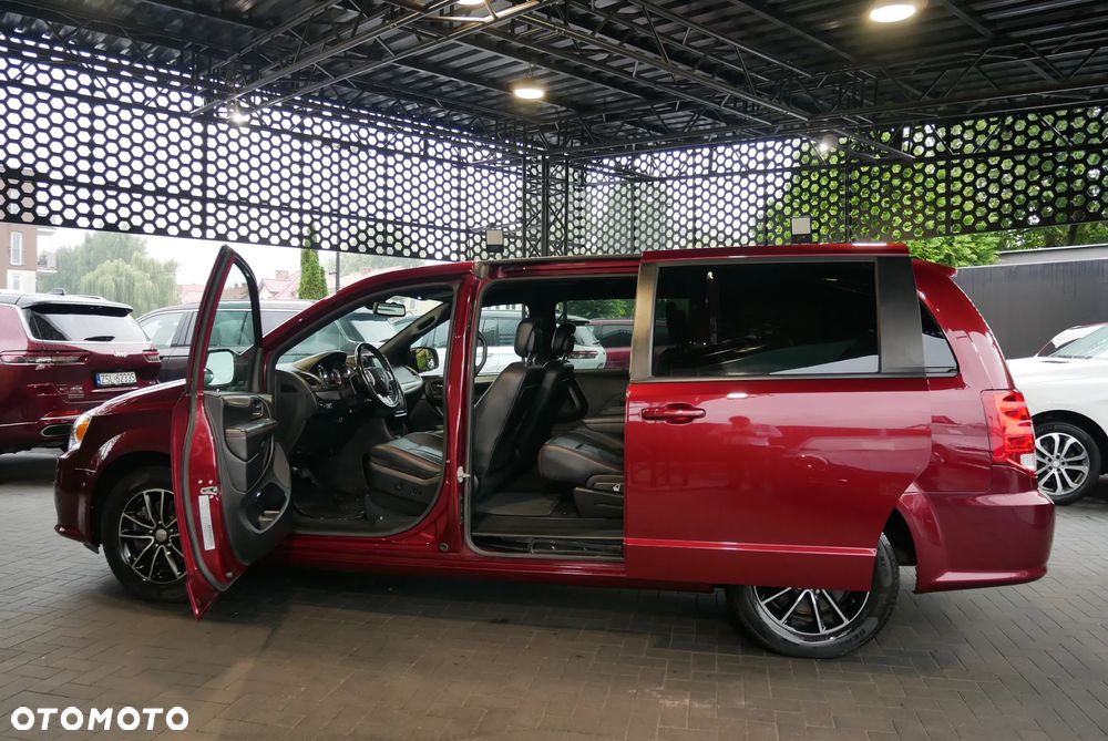 Dodge Grand Caravan - 6