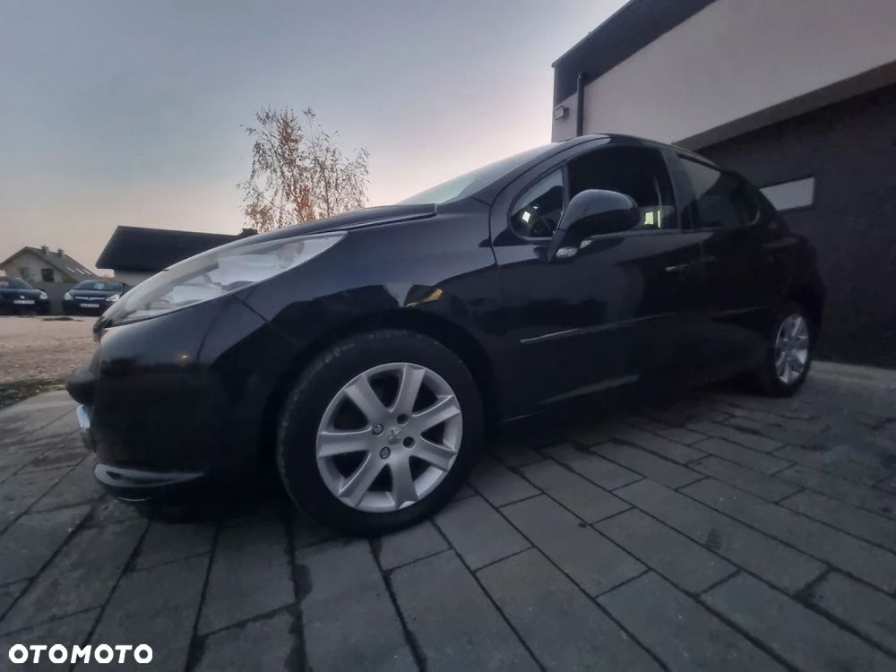 Peugeot 207 - 35