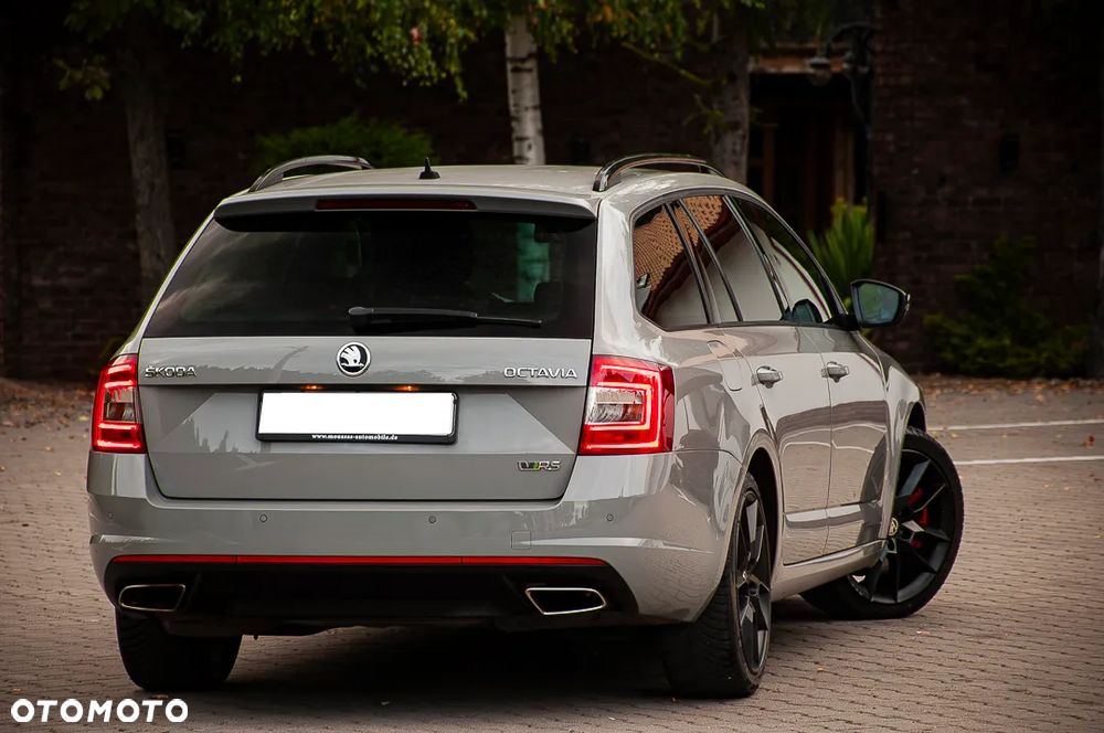 Skoda Octavia 2.0 TDI DSG RS - 13