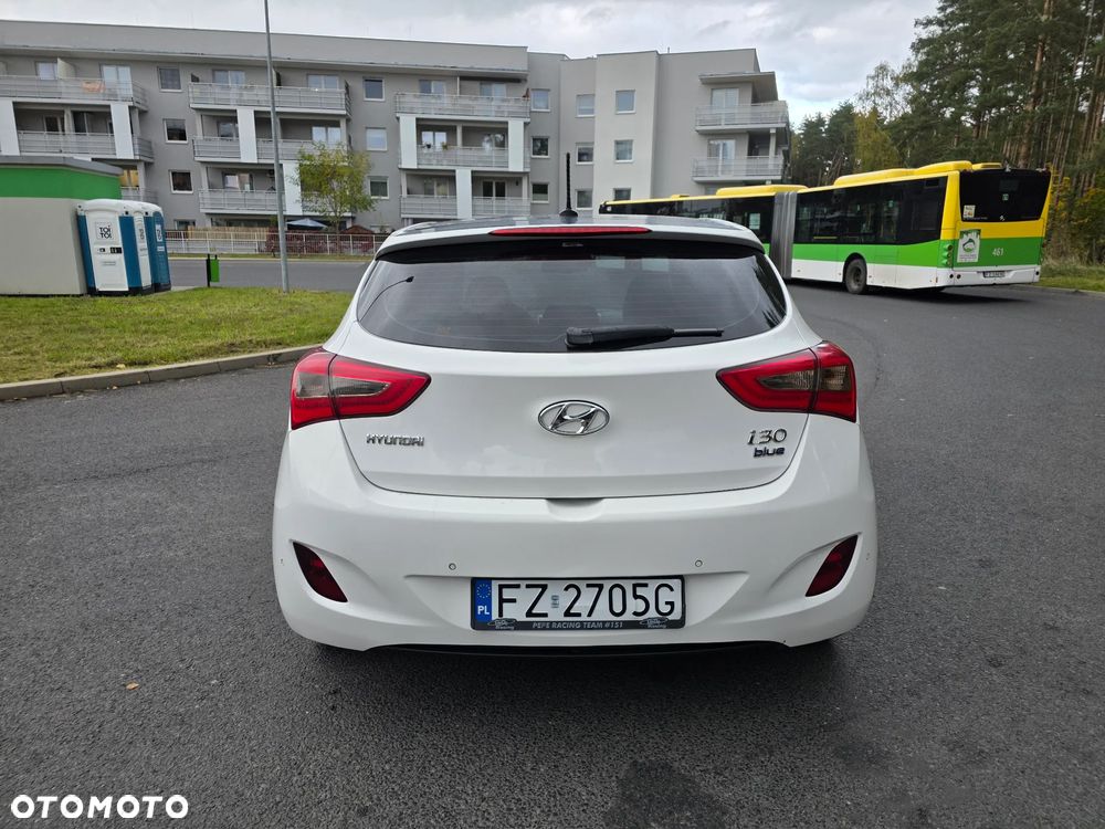Hyundai i30 1.6 CRDi BlueDrive Premium - 8