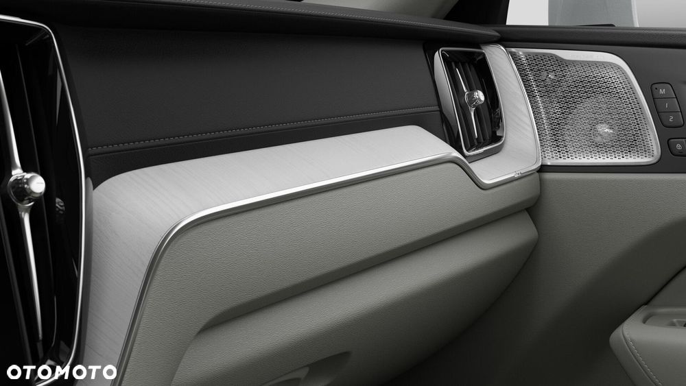 Volvo XC 60 B5 B AWD Ultra Dark - 11