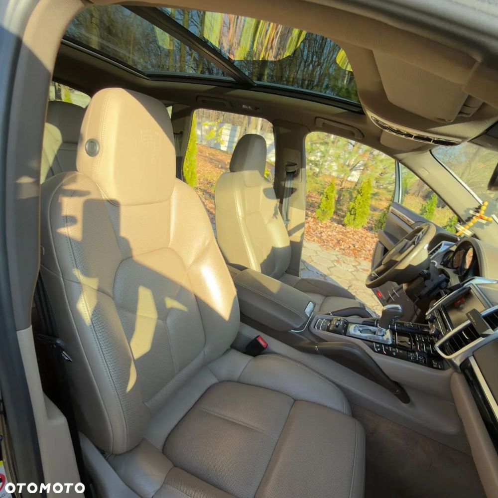 Porsche Cayenne Diesel Platinum Edition - 15