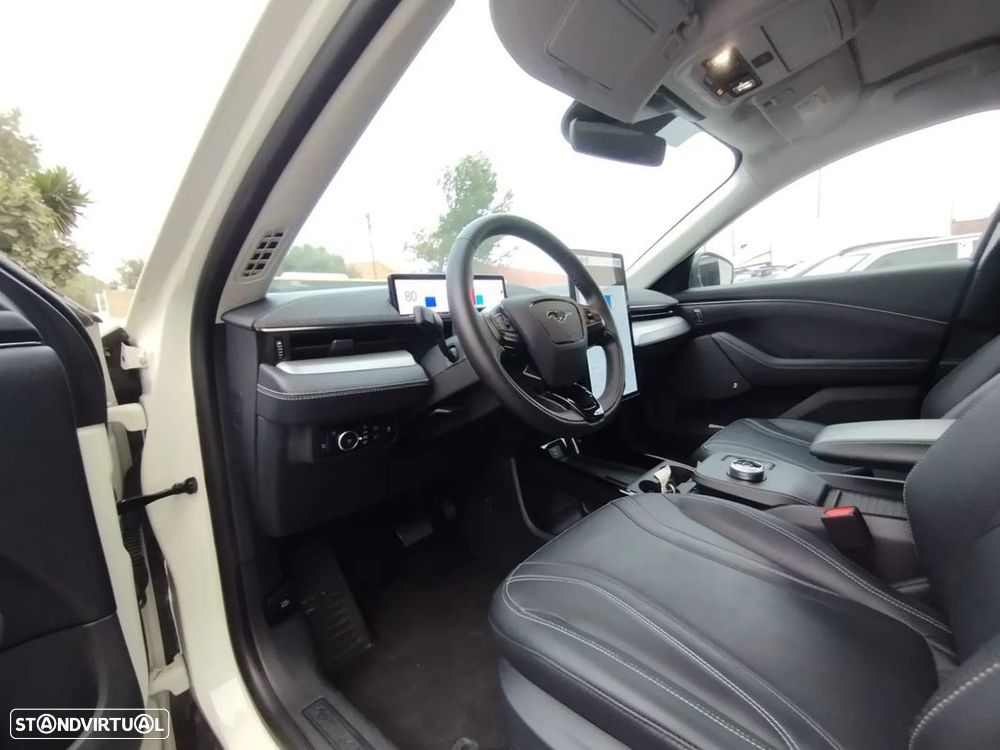 Ford Mustang Mach-E - 14