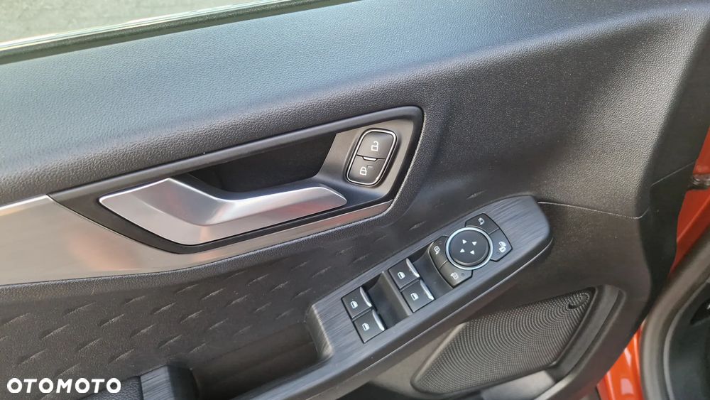 Ford Kuga 1.5 EcoBoost TITANIUM - 23