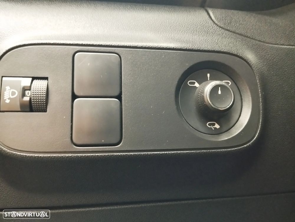 Citroën C3 1.2 PureTech C-Series - 16