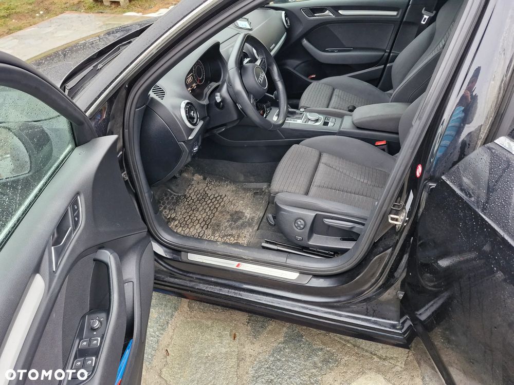 Audi A3 Sportback 2.0 TDI (clean diesel) quattro S tronic S line Sportpaket - 13