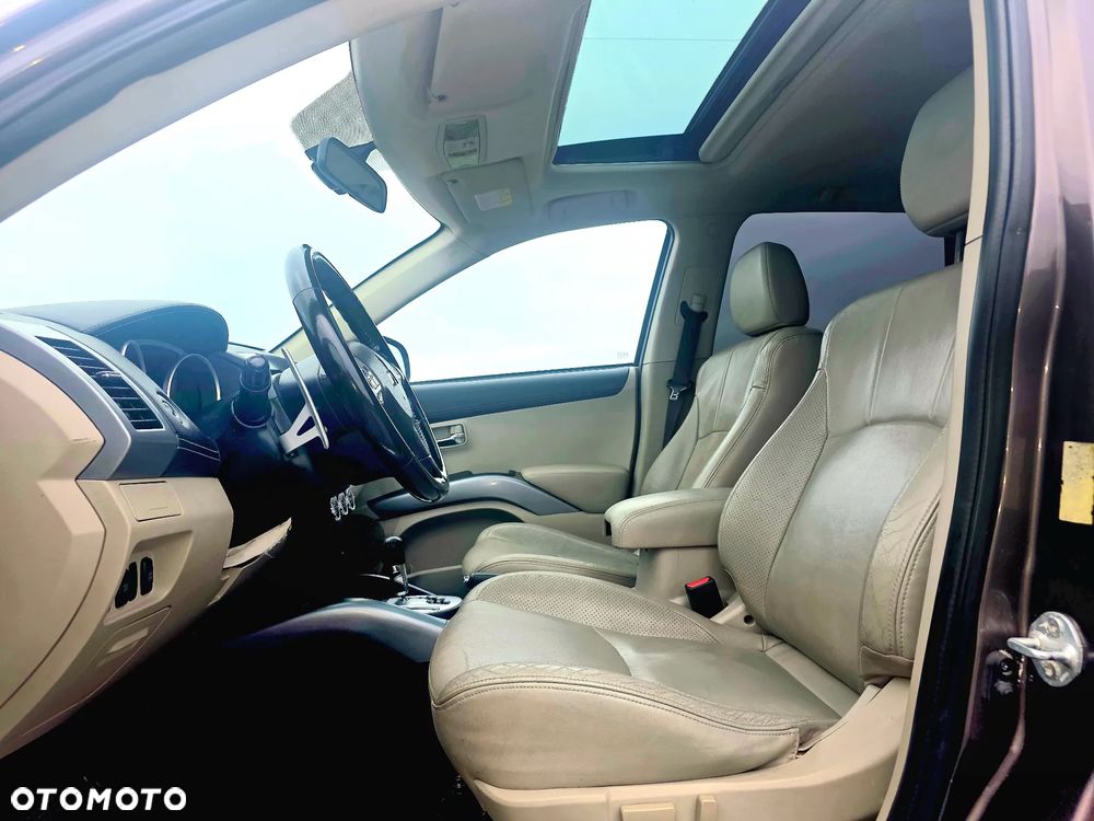 Mitsubishi Outlander 2.4 Instyle NAVI EU5 CVT - 1