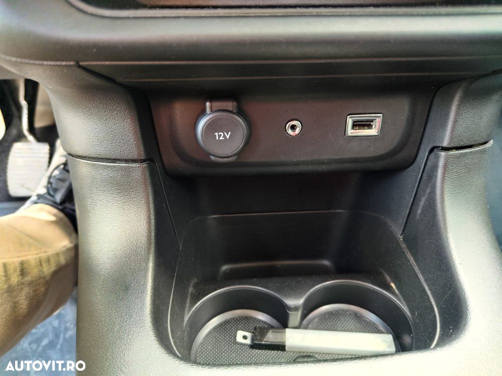 Citroën C3 1.2 PureTech BVM Shine - 22