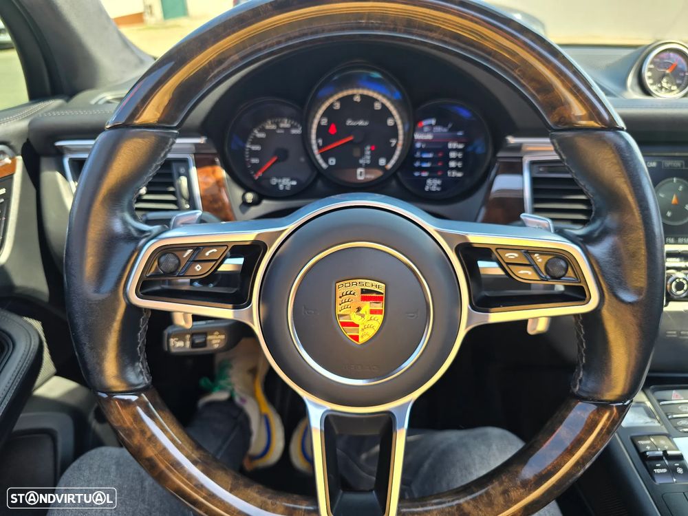 Porsche Macan Turbo PDK - 16