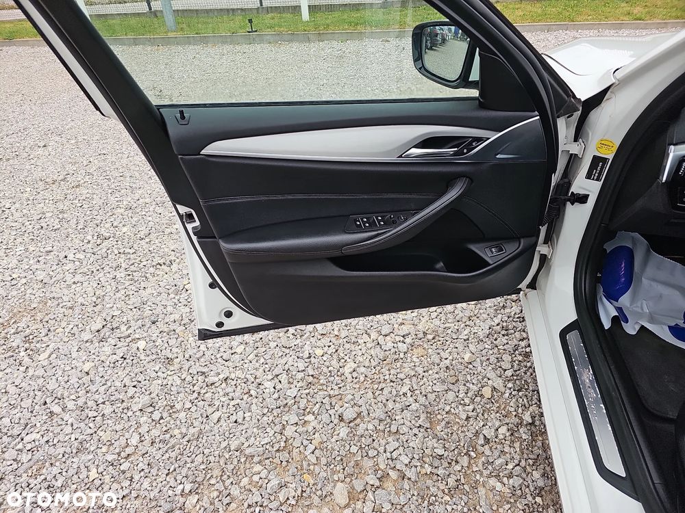 BMW Seria 5 525d Sport Line sport - 28