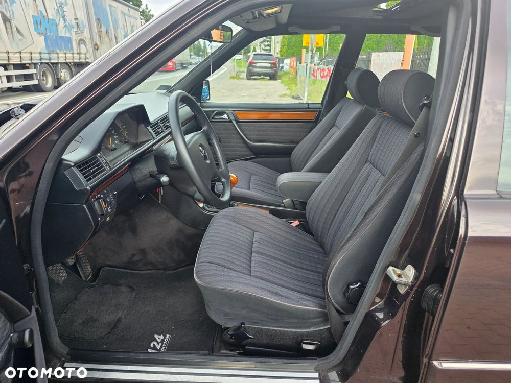 Mercedes-Benz W124 (1984-1993) - 12