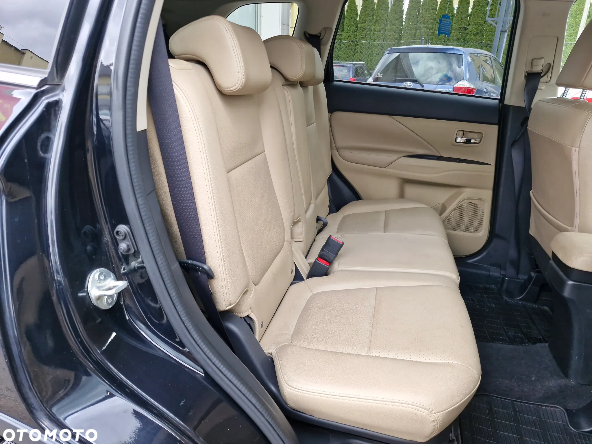Mitsubishi Outlander - 17