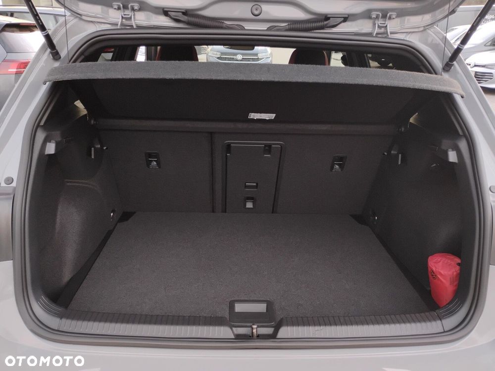 Volkswagen Golf - 34