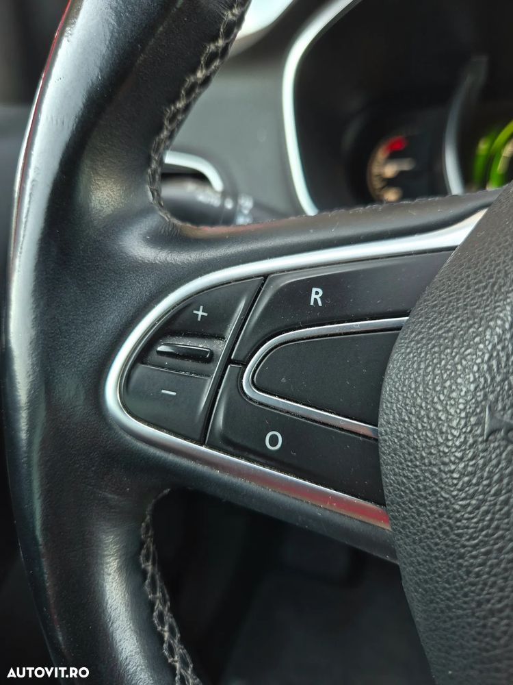 Renault Megane ENERGY dCi 130 BOSE EDITION - 14