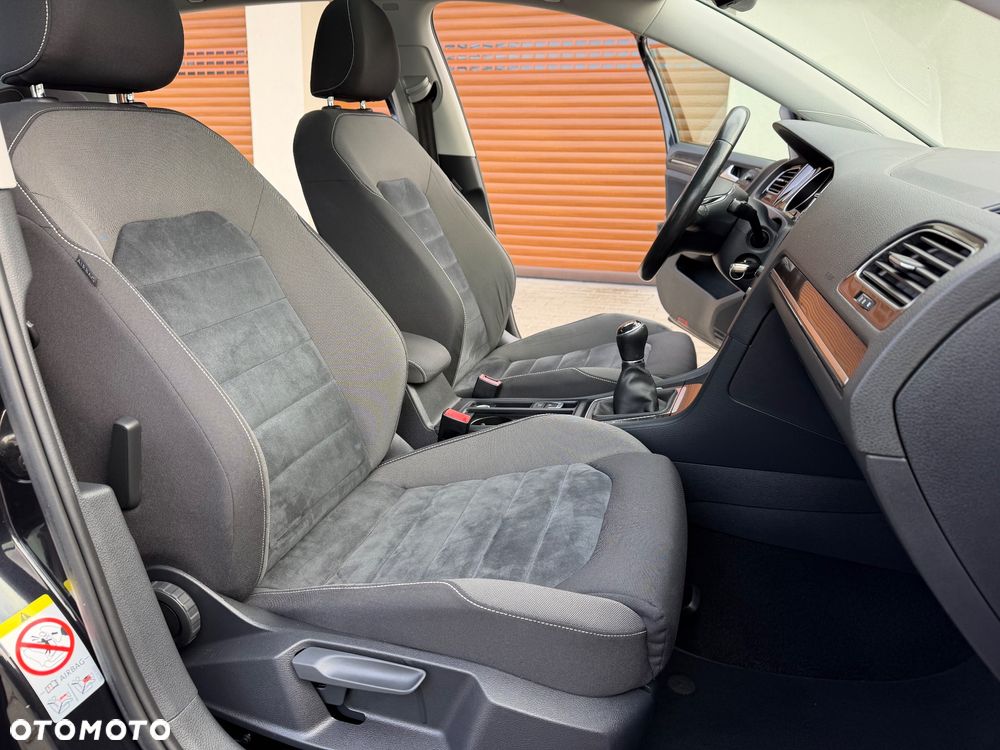 Volkswagen Golf 1.6 TDI DPF Highline - 37