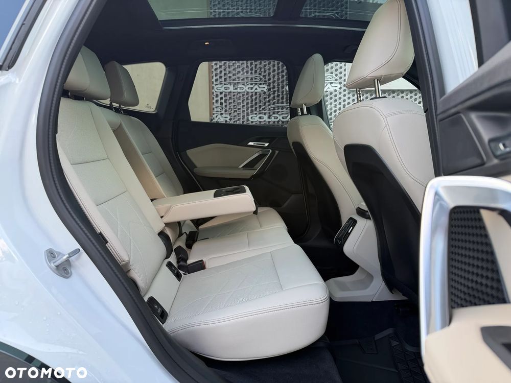 BMW X1 xDrive23i mHEV xLine - 12