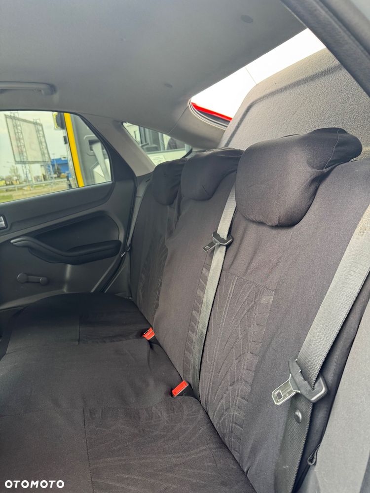 Ford Focus 1.6 TDCi DPF Ambiente - 30