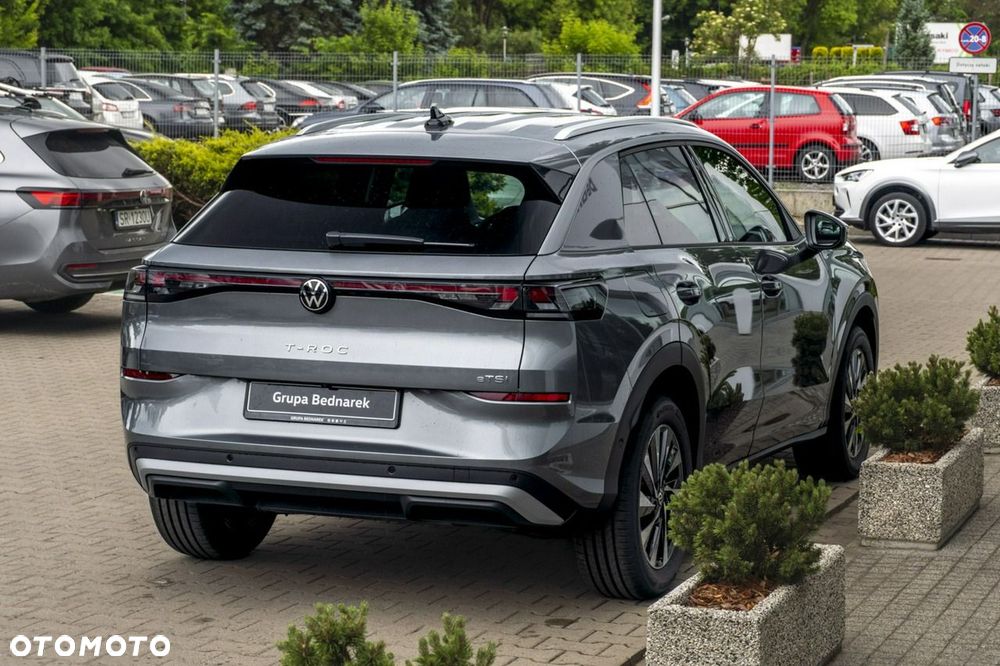 Volkswagen T-Roc - 9