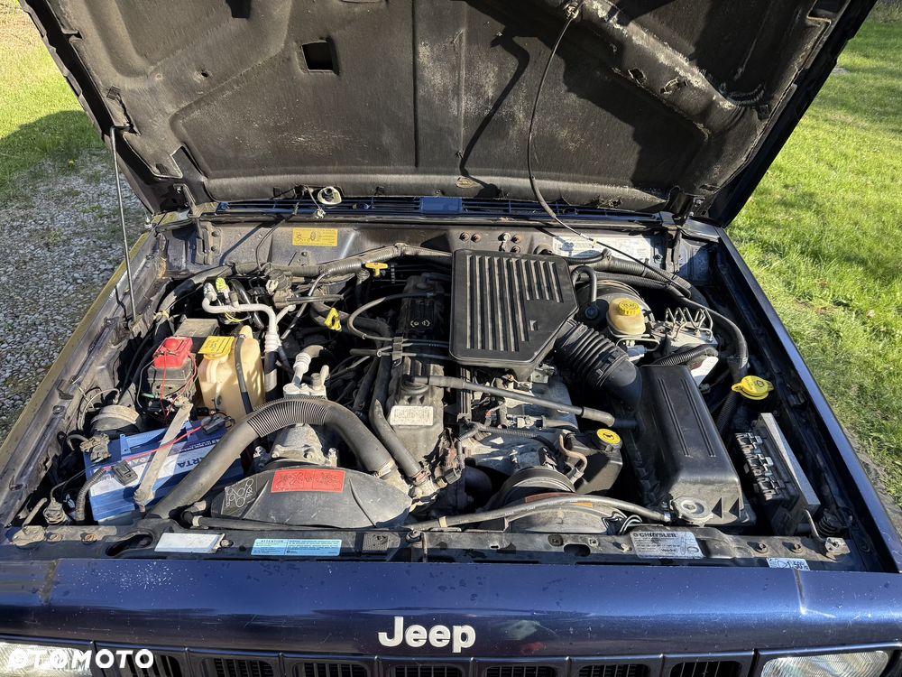 Jeep Cherokee - 10