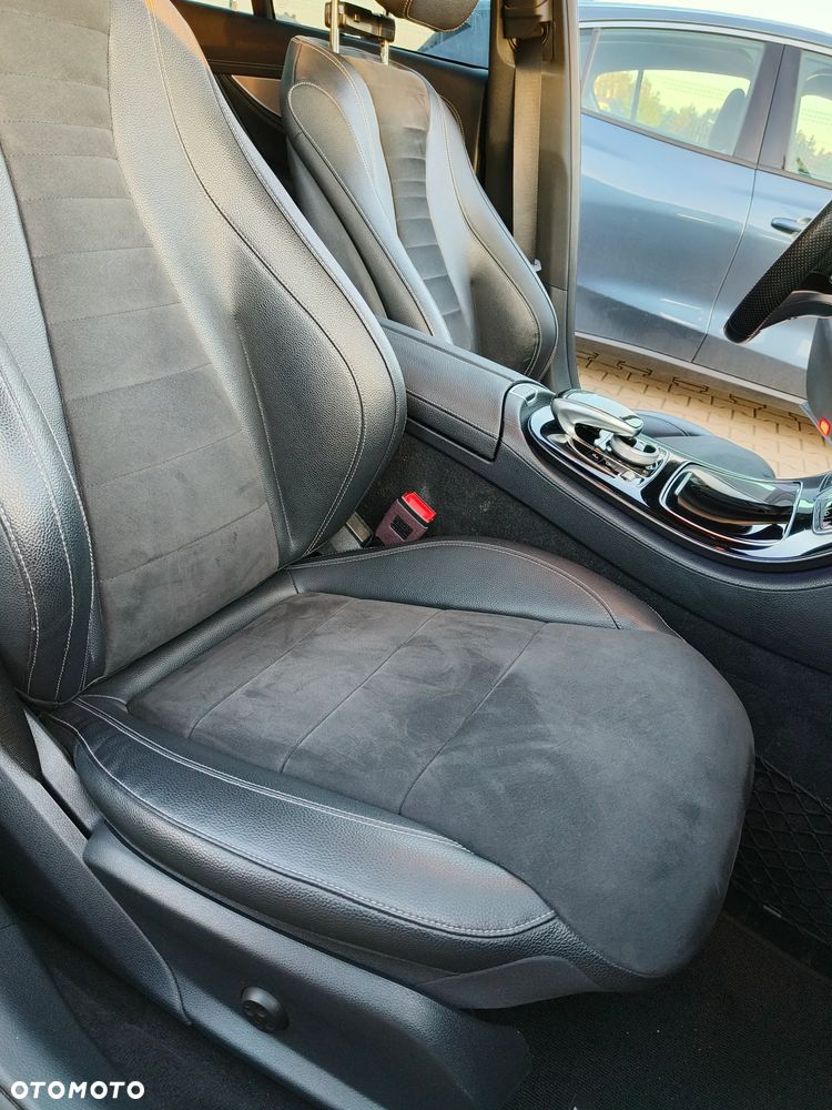 Mercedes-Benz Klasa E 220 d 4-Matic 9G-TRONIC - 20