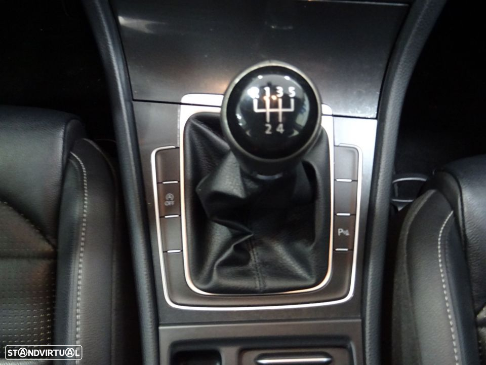 VW Golf Variant 1.6 TDI Confortline - 17