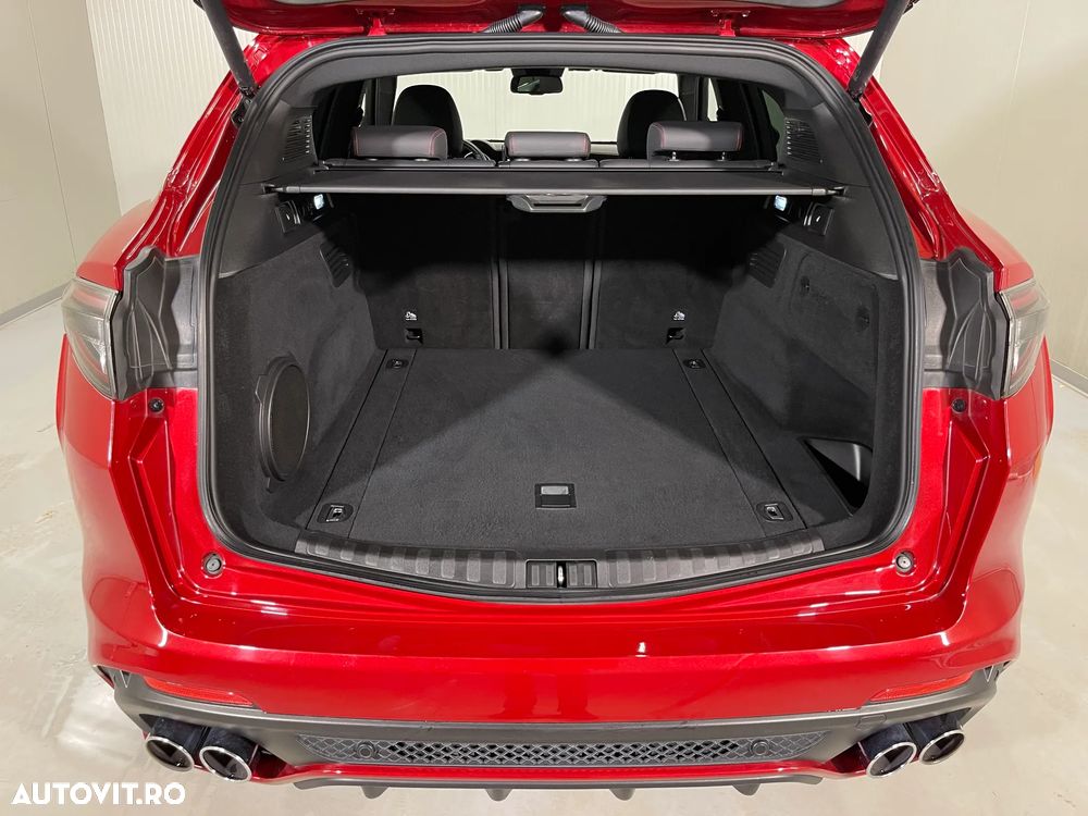 Alfa Romeo Stelvio V6 2.9 Bi-Turbo AT8-Q4 Quadrifoglio - 13