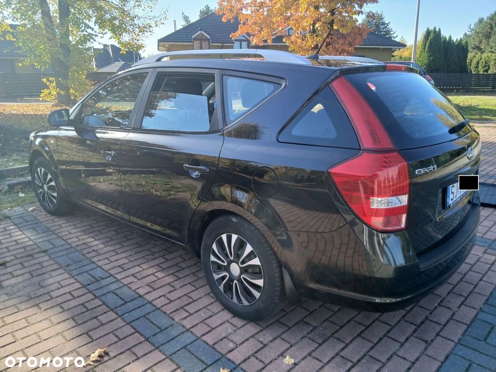 Kia Ceed - 4