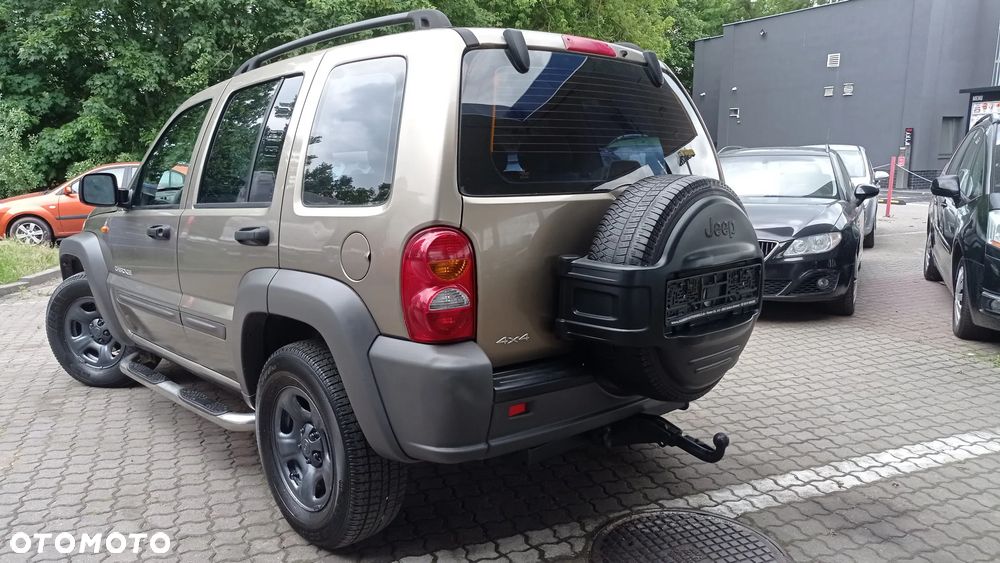 Jeep Cherokee - 11